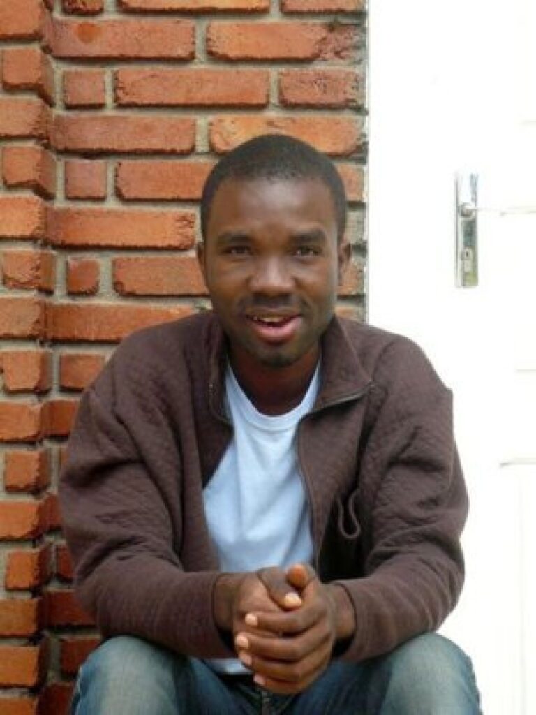Camerun.  Torturato e ucciso Eric Lembembe