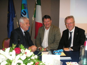 A partire da Sinistra il segretario Generale della Uil Fpl Giovanni Torluccio, il Segretario Confederale della Uil Roma e Lazio Bombardieri ed il Segretario Generale Uil Fpl Roma e Lazio Bernardini