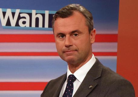 AUSTRIA: LA DESTRA NON SFONDA, PRESIDENZIALI AL FOTOFINISH