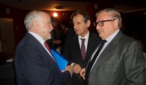 Foto: Il presidente di Assoedilizia e di Federlombarda Edilizia Achille Colombo Clerici con il sottosegretario alla presidenza della Regione Gustavo Cioppa ed il giornalista Gianfranco Fabi