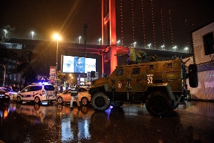 Terrore e sangue a Istanbul nella notte di Capodanno
