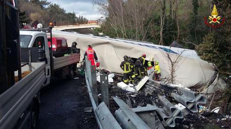 Nel 2020 sono 2.395 i morti in incidenti stradali in Italia