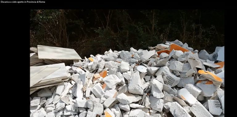 Discarica a Cielo Aperto in Provincia di Roma. In Esclusiva IQ il VIDEO