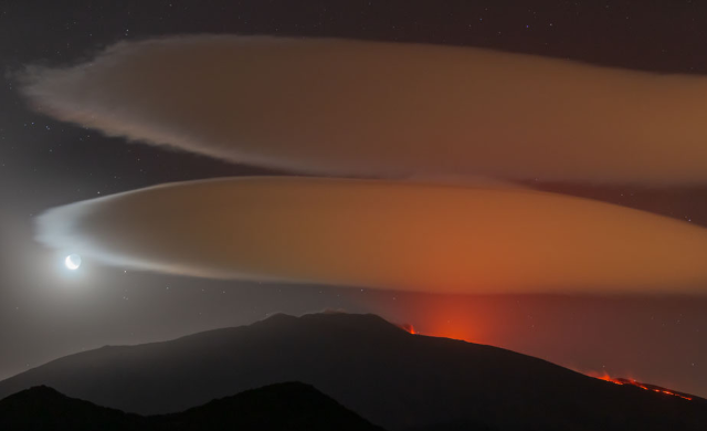 Nubi lenticolari sull’Etna.