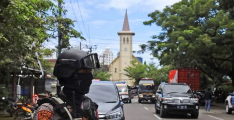 Follia islamista, attacco in una cattedrale cattolica in Indonesia.