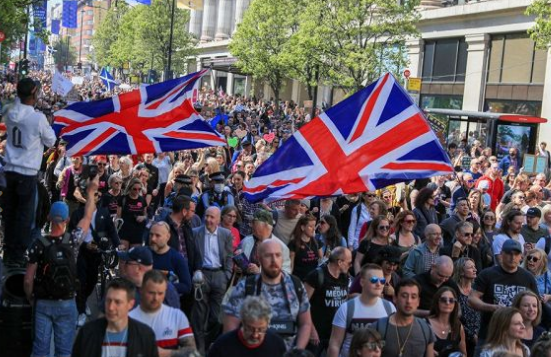 Proteste anti-lockdown a Londra