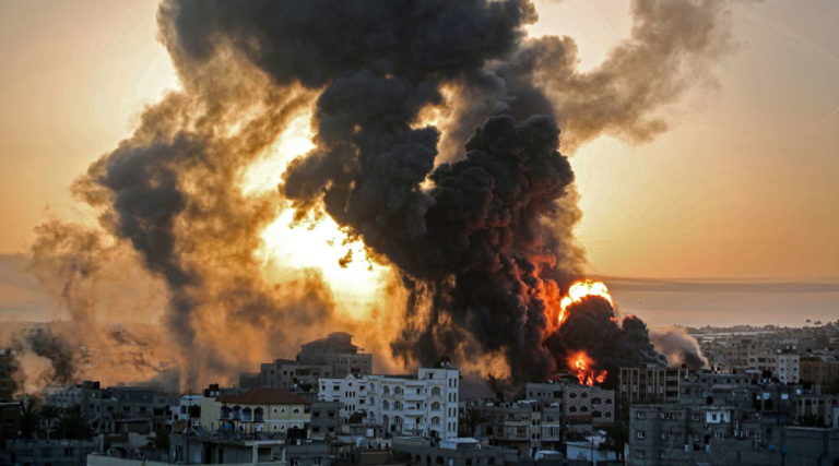 Raid israeliani: i morti sono 65 e i feriti circa 400.