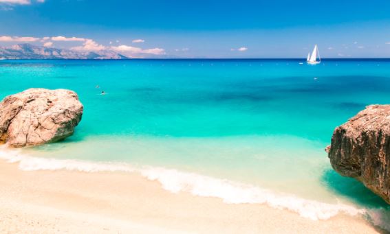 Vacanze estive 2021 più care rispetto a quelle del 2020.