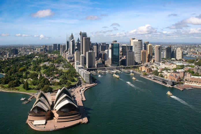 1200px-Sydney_skyline_from_the_north_aerial_2010