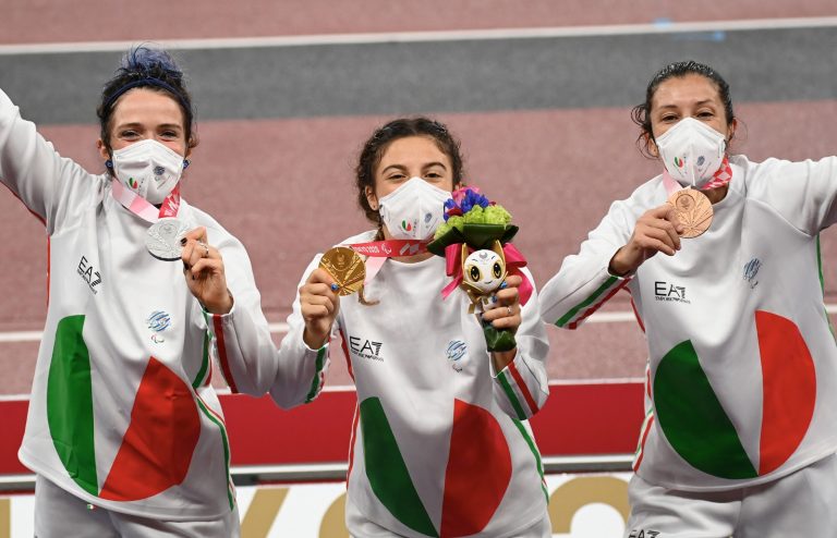 Atletica paralimpica: show Caironi, Sabatini, Contrafatto, podio tutto tricolore nei 100. L’Italia saluta Tokyo con 9 medaglie