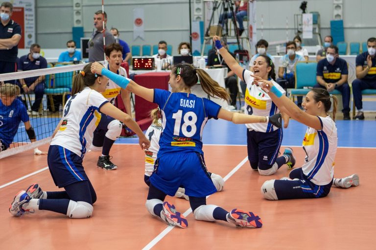 Sitting volley, la nazionale femminile ai Campionati Europei conquista la medaglia d’argento.
