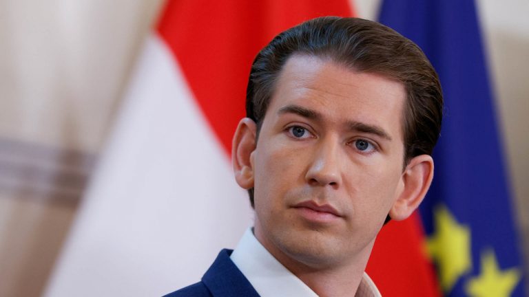 Austria, si è dimesso il cancelliere Kurz