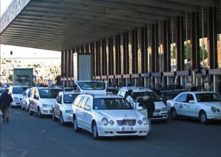 Taxi e ncc, dal 6 ottobre partono i buoni viaggio del Comune di Roma. Chi potrà usufruirne e le modalità di adesione.