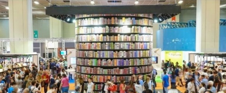 Salone del Libro di Torino: editori e librai chiedono al governo più fondi per acquisto libri scolastici.