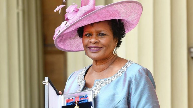 Dame Sandra Mason è la prima Presidente della Repubblica delle Barbados.