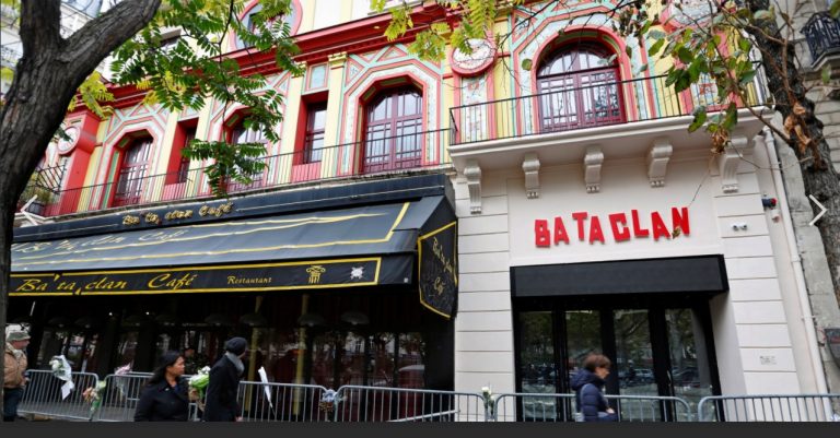 A Parigi si celebrano i 6 anni dall’attentato del Bataclan.
