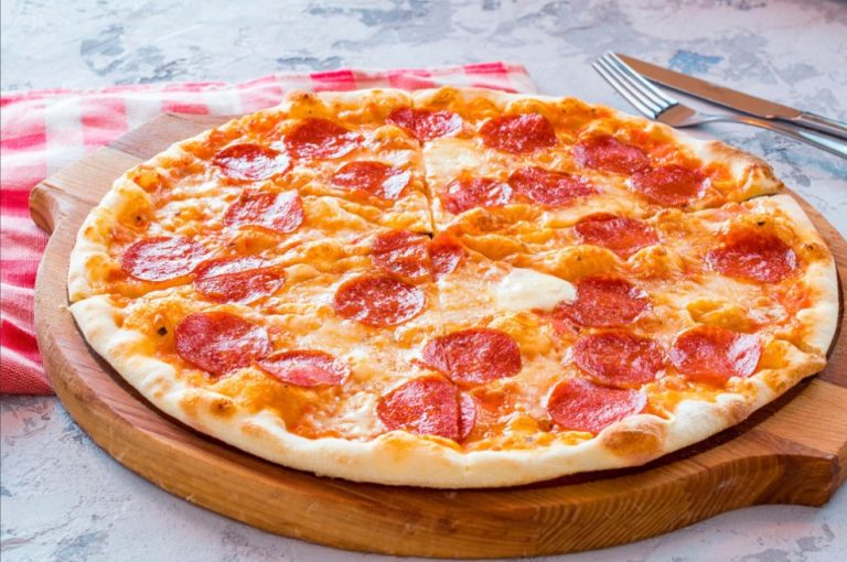 I carabinieri a caccia delle false pizze Dop.