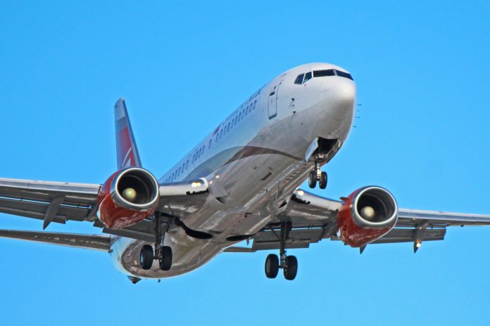 n801tj-swift-air-boeing-737-400-01