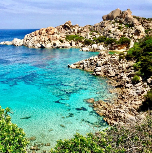 Vele blu, il mare più bello in Sardegna, Maremma e Puglia.