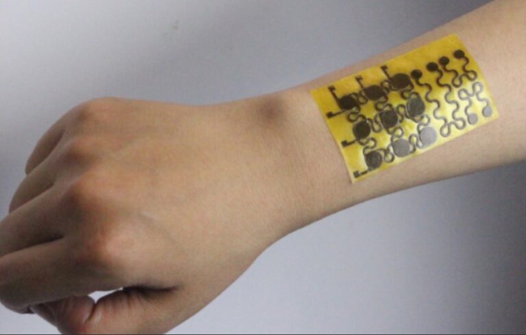 La pelle elettronica diventa wireless, senza chip e batterie.