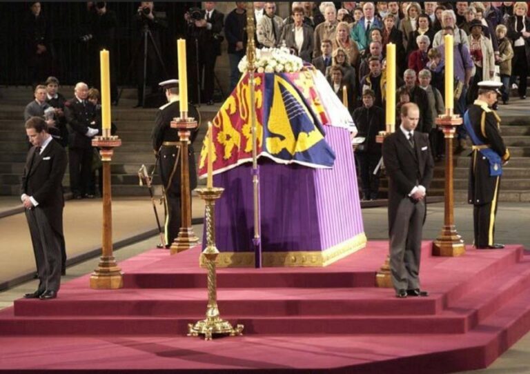 Papa Francesco ha scelto mons. Gallagher come suo rappresentante per i funerali della Regina Elisabetta