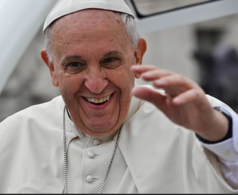 “Andate a votare”. Il Papa accorcia la visita a Matera.