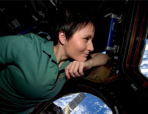 AstroSamantha twitta dallo spazio, grazie per laurea ad honorem.