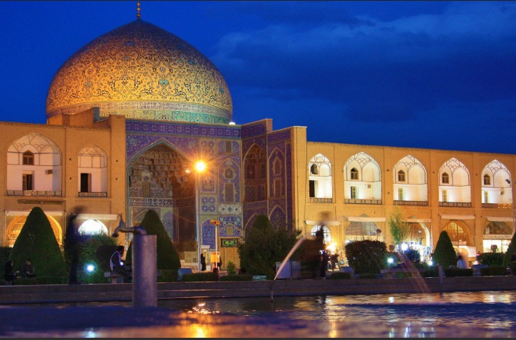 Iran, per i rivoltosi non c’è altra pena che l’impiccagione.