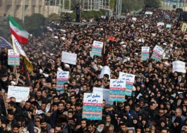 Il mondo in piazza contro il pugno duro di Teheran.