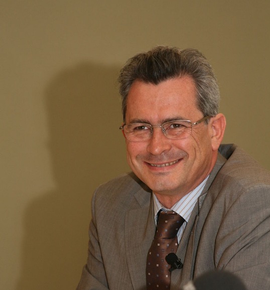 Belgio, bufera su ministro: “Italiane non lavorano? Mentalità mediterranea”.