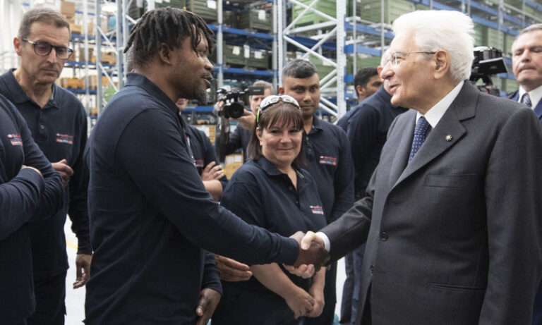 Il Primo Maggio di Mattarella: “Non arrendersi al lavoro povero”.