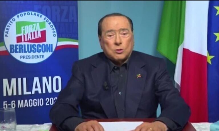 Berlusconi torna a parlare in pubblico.