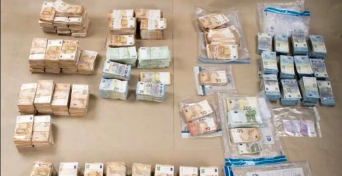 Foto banconote sequestrate