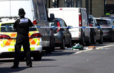 Terrore a Nottingham, tre morti in due agguati nel cuore della città.