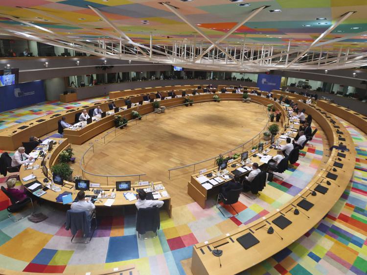 Migranti, c’è l’accordo Ue. Piantedosi: “Italia non sarà centro raccolta”.