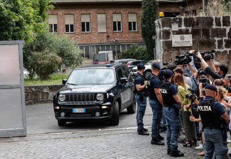 Il 17enne al Gip: ‘Michelle voleva i soldi, io ho preso il coltello’.