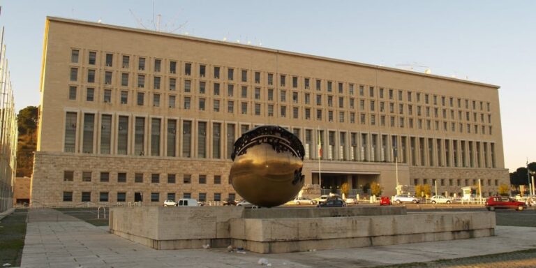Farnesina, concorso per 300 funzionari: i profili richiesti, come presentare la domanda.