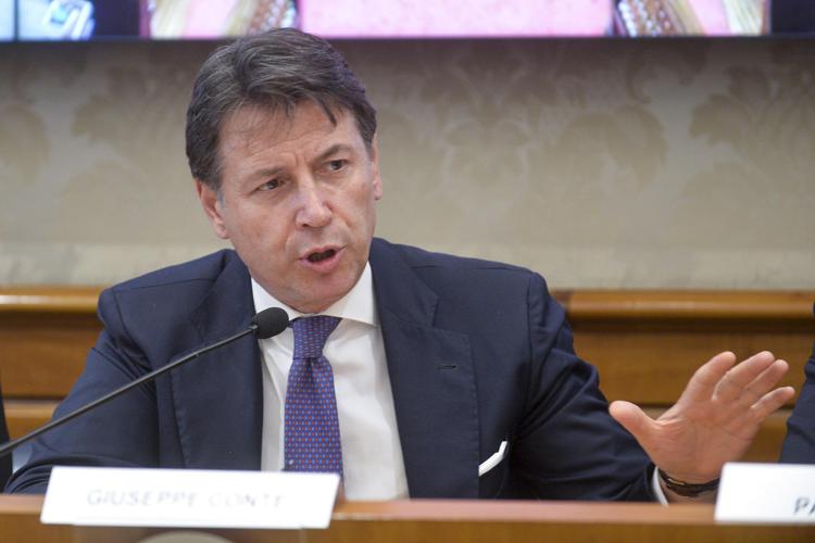 Reddito cittadinanza, Conte: “Sospeso a 169mila famiglie con sms”.