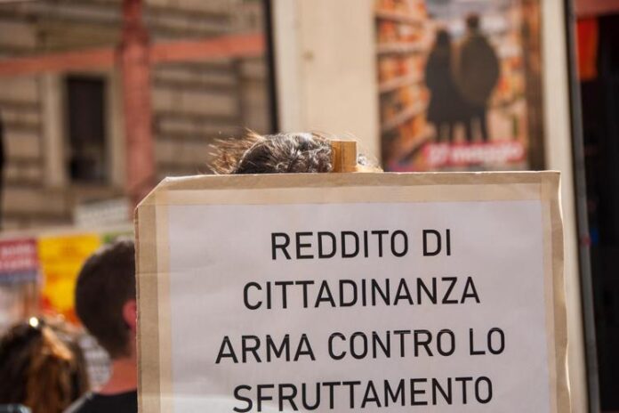 reddito_cittadinanza_cartello_manifestazione_fg_ipa