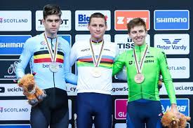 Mondiali di ciclismo su strada: Van der Poel completa la tripletta.