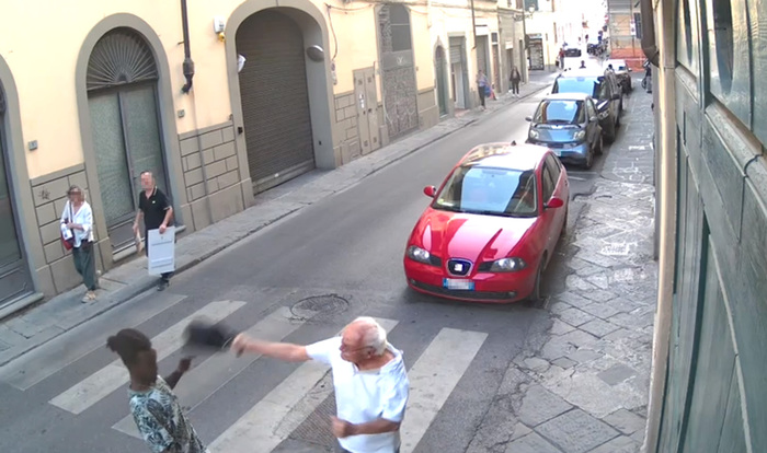 Rapinato 91enne a Firenze, ‘preso a botte tra l’indifferenza’.