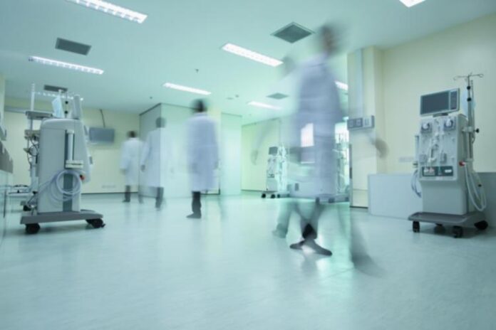 medici_corsia_123rf