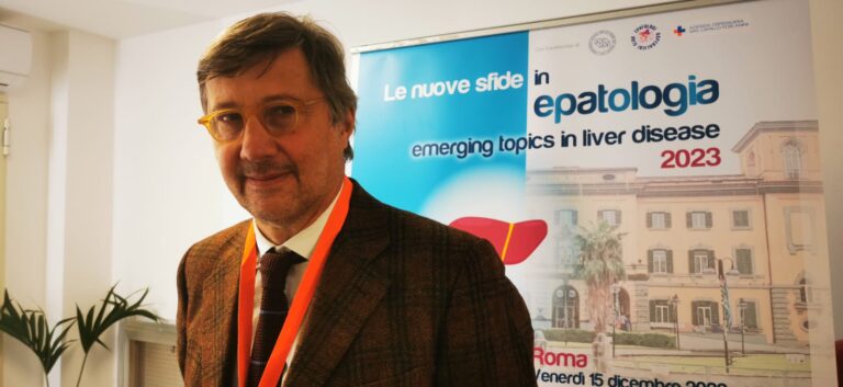 Fegato grasso, ne soffre un quarto degli italiani tra i 18 e i 70 anni: il 5% rischia steatoepatite e cirrosi. Genetica e stile di vita le cause.