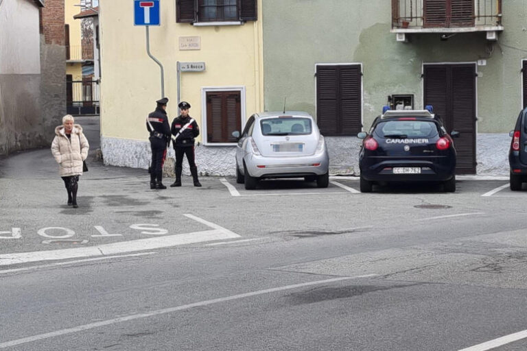 Neonato in un cassonetto dei rifiuti nel Torinese, sta bene. ‘Disponibili ad adottarlo’.
