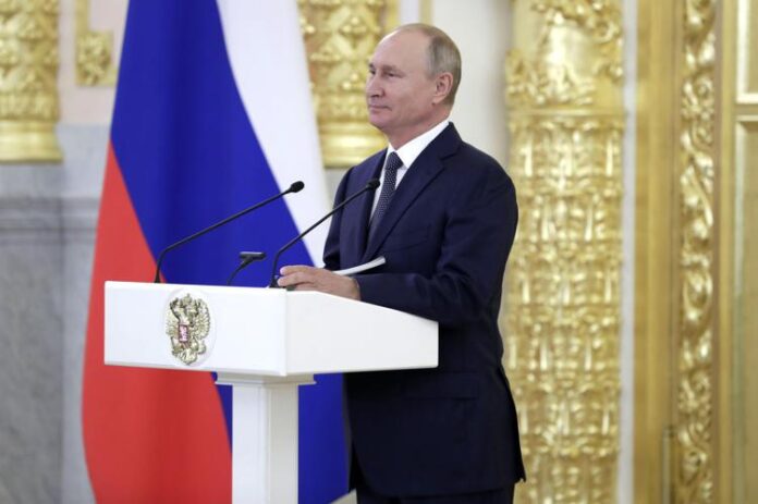 putin_leggio_fg