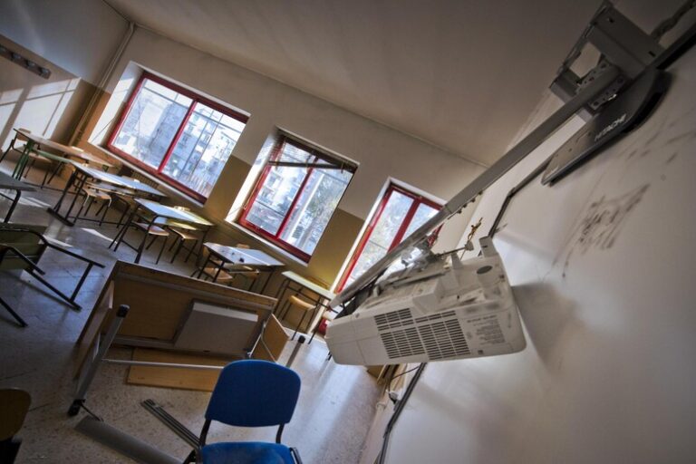 Gli studenti che occupano le scuole pagheranno i danni.