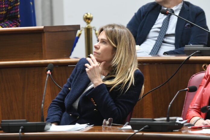 HOARA BORSELLI (2)