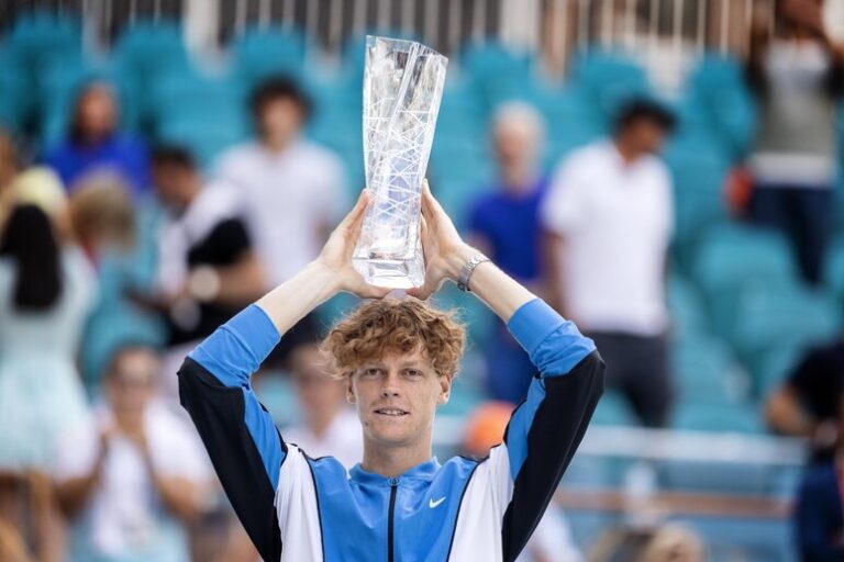 Il volto del Tennis: Jannik Sinner sconfigge Dimitrov