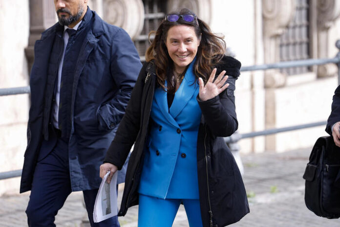 Al via la riunione del Cdm, presiede Roccella