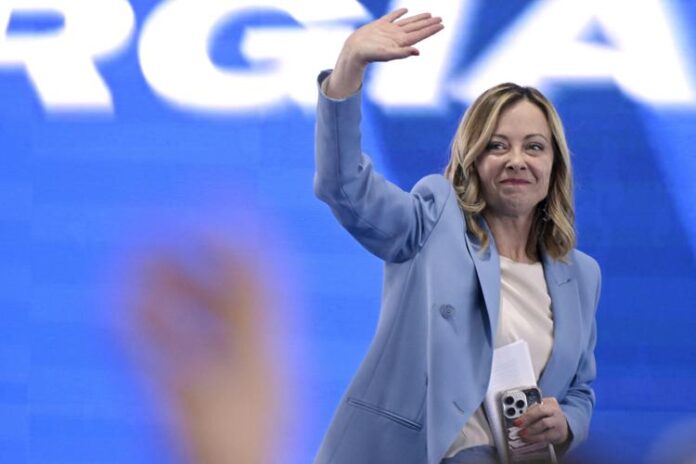 giorgia_meloni_mano_afp